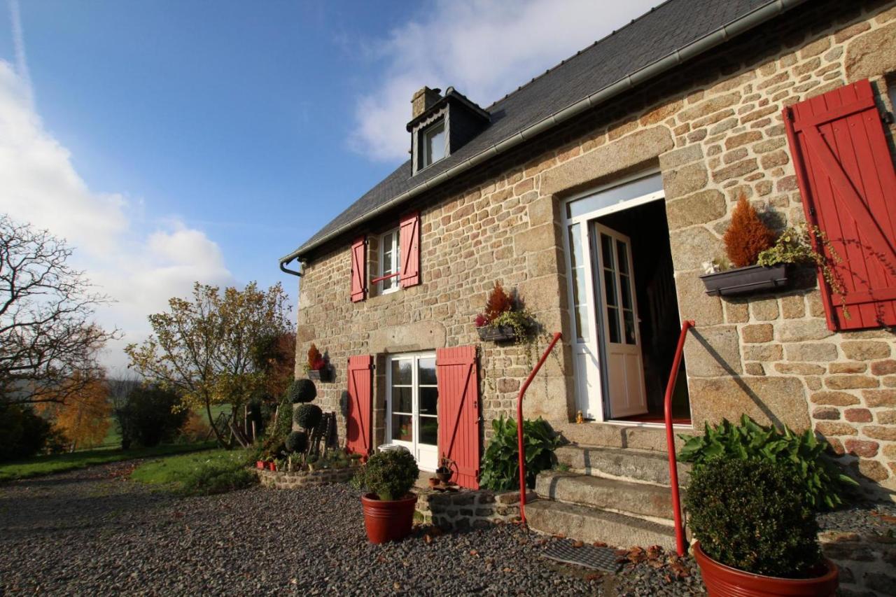 Chambre Des Anges & Roulotte Proche Mont Saint-Michel, L'Angeviniere Bed & Breakfast Exterior photo